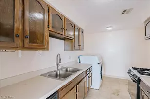 12900 Lake Ave, Oakwood, OH 44107 - Photo 13