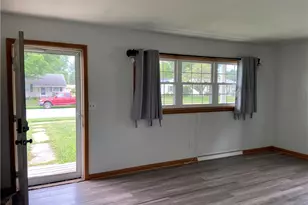 917 Kaderly St NW, New Philadelphia, OH 44663 - Photo 3