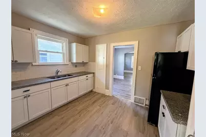 751 Merton Avenue, Akron, OH 44306 - Photo 9