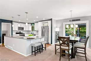 18082 Kenston Lake Dr, Chagrin Falls, OH 44023 - Photo 5