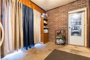 267 26th St NW, Barberton, OH 44203 - Photo 3