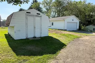 4284 Swallen Ave, Louisville, OH 44641 - Photo 7