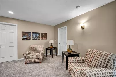 309 Lake Breeze Cove, Eastlake, OH 44095 - Photo 15