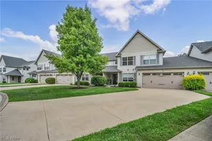 309 Lakebreeze Cove, Eastlake, OH 44095 - Photo 5