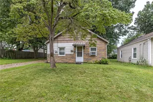 796 Lindsay Ave, Akron, OH 44306 - Photo 1