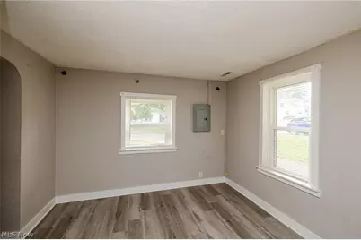796 Lindsay Avenue, Akron, OH 44306 - Photo 9