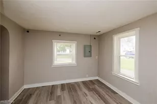 796 Lindsay Ave, Akron, OH 44306 - Photo 9