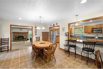 8572 Lake in The Woods Trail, Chagrin Falls, OH 44023 - Photo 7