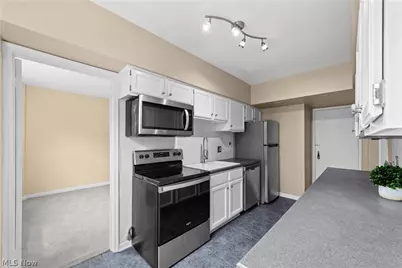 19015 Van Aken Boulevard #311, Huber Heights, OH 44122 - Photo 9