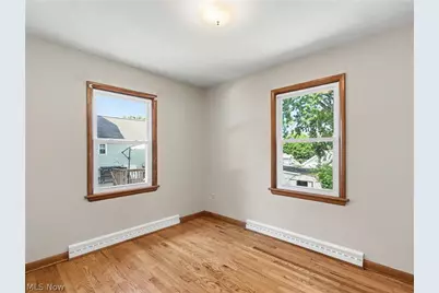 335 E Huston Street, Barberton, OH 44203 - Photo 11