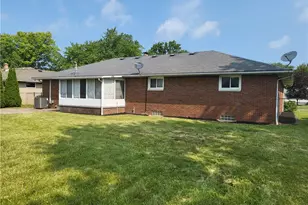 1731 W 36th St, Lorain, OH 44053 - Photo 5