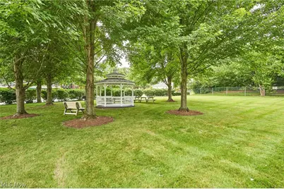 2385 Covington Road #304, Fairlawn, OH 44313 - Photo 3