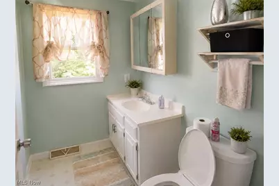 8727 Prancer Avenue NW, North Canton, OH 44720 - Photo 9