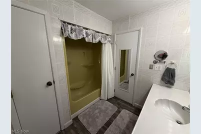 267 Roberts Drive, Belpre, OH 45714 - Photo 5