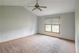 11002 Trenton Rd NW, Uniontown, OH 44685 - Photo 17