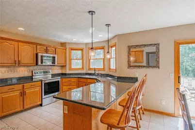 11002 Trenton Road NW, Uniontown, OH 44685 - Photo 9