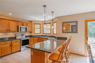 11002 Trenton Rd NW, Uniontown, OH 44685 - Photo 9