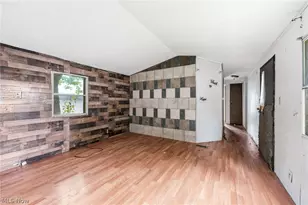 10938 Leader Rd, Chardon, OH 44024 - Photo 9