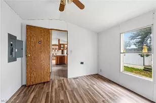 10938 Leader Rd, Chardon, OH 44024 - Photo 5