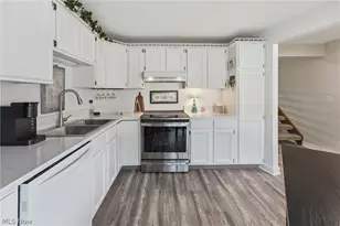3221 Mariners Island Dr NW, Canton, OH 44708 - Photo 5