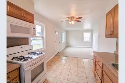 12722 Emery Avenue, Loveland, OH 44135 - Photo 9