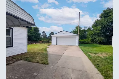 12722 Emery Avenue, Loveland, OH 44135 - Photo 17