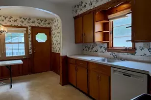 2614 E Erie Ave, Lorain, OH 44052 - Photo 7