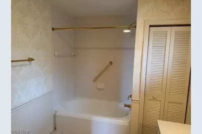 2614 E Erie Avenue, Lorain, OH 44052 - Photo 25