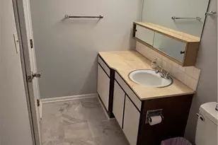 2331 E Market St, Akron, OH 44312 - Photo 17