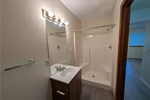 1565 Whitehall Blvd, Kent, OH 44240 - Photo 7