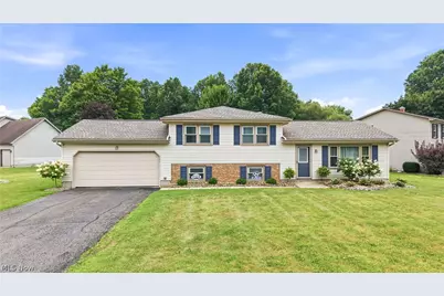 503 Meadowland Drive, Hubbard, OH 44425 - Photo 1