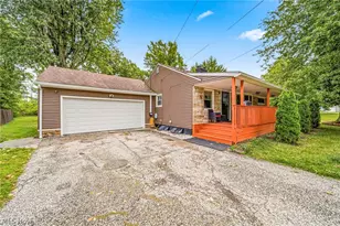 353 Ansel Rd, Geneva, OH 44041 - Photo 3