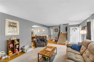 1159 E Robinson Ave, Barberton, OH 44203 - Photo 7