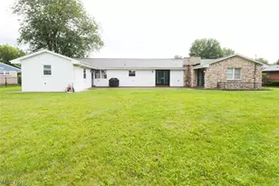 2306 Alexander Manor W, Steubenville, OH 43952 - Photo 5