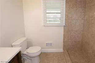 2306 Alexander Manor W, Steubenville, OH 43952 - Photo 39