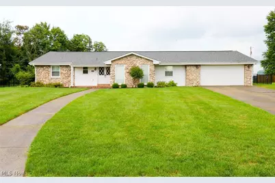 2306 Alexander Manor W, Steubenville, OH 43952 - Photo 1