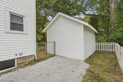 1405 Wabash Court NE, Canton, OH 44705 - Photo 5