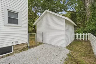 1405 Wabash Ct NE, Canton, OH 44705 - Photo 5