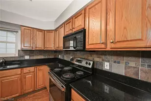 4007 Falconswalk Ct, Stow, OH 44224 - Photo 9