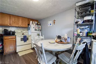 902 Quentin Rd, Eastlake, OH 44095 - Photo 3