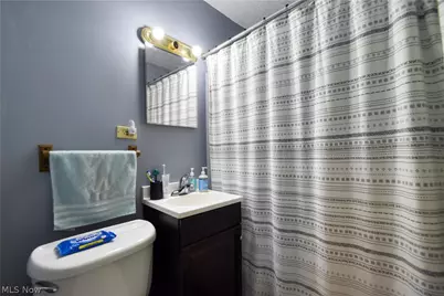 902 Quentin Road, Eastlake, OH 44095 - Photo 7