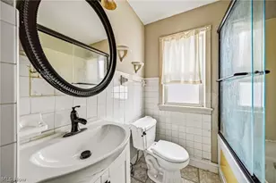 229 E 326th St, Willowick, OH 44095 - Photo 13