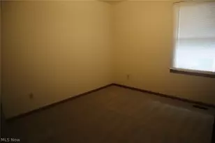 288 E Cassell Ave, Barberton, OH 44203 - Photo 11