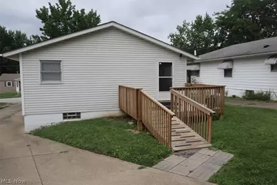 288 E Cassell Avenue, Barberton, OH 44203 - Photo 15