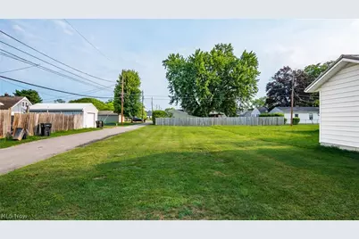 765 Wabash Avenue, Zanesville, OH 43701 - Photo 1