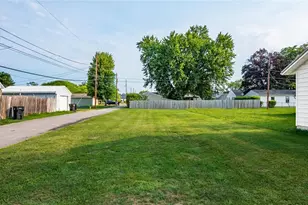 765 Wabash Ave, Zanesville, OH 43701 - Photo 1