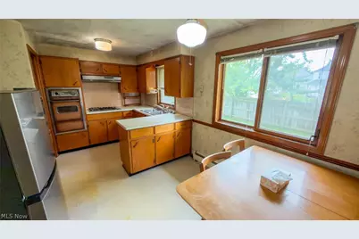 919 W 23rd Street, Lorain, OH 44052 - Photo 9