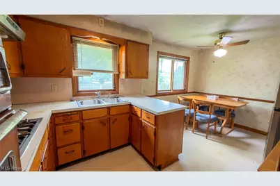 919 W 23rd Street, Lorain, OH 44052 - Photo 15