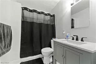2029 Elbur Ave, Oakwood, OH 44107 - Photo 17