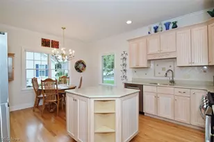 8205 Knolls Way, Chagrin Falls, OH 44023 - Photo 7